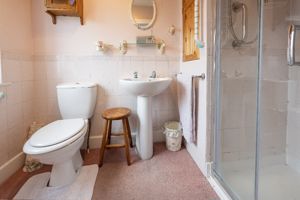 En-suite- click for photo gallery